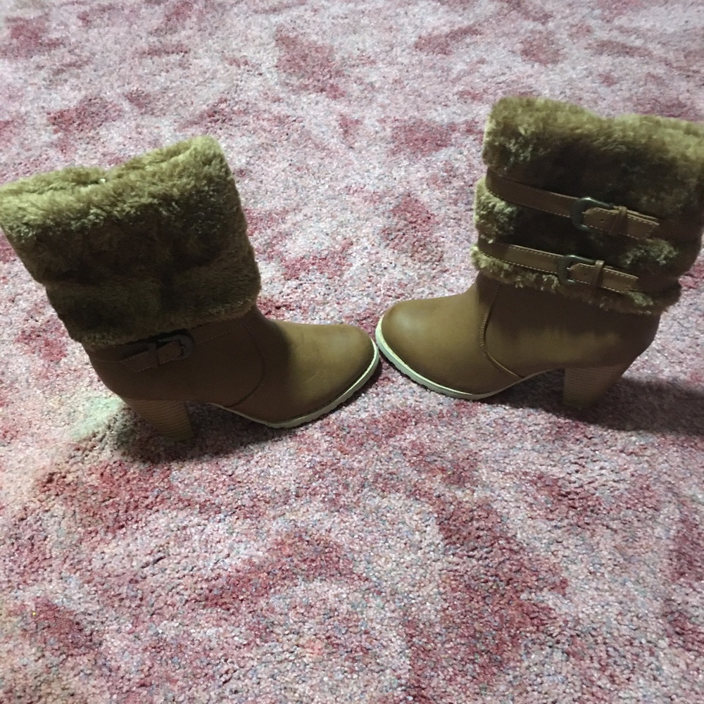 Boots - Picture 2 of 3